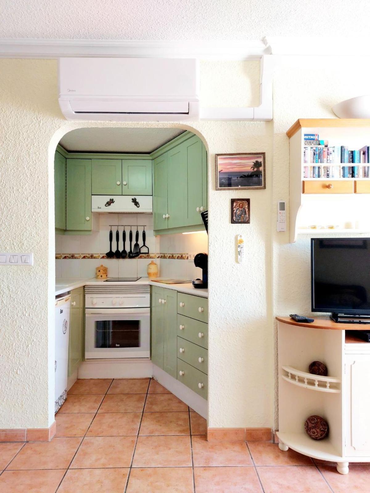 First Line Villa Floor Studio Apartment With Amazing Sea View Air Conditioned Just 50M From The Beach Costa Adeje  Luaran gambar